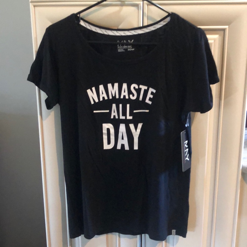 NWT Andrew Marc t shirt sz small